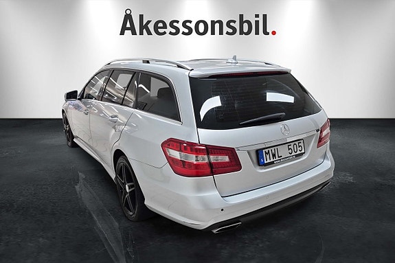 Mercedes-Benz E220 4 of 10