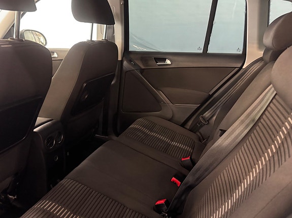 Volkswagen Tiguan 5 of 9