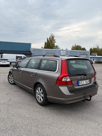 Volvo V70 4 of 8
