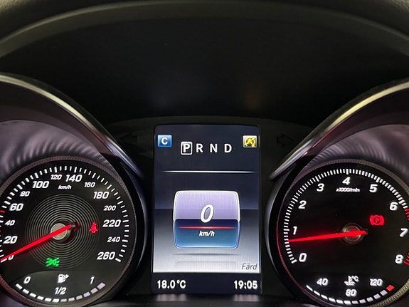 Mercedes-Benz C180 9 of 14