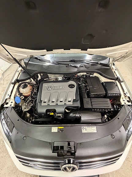 Volkswagen Passat 11 of 14