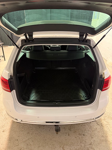 Volkswagen Passat 13 of 14