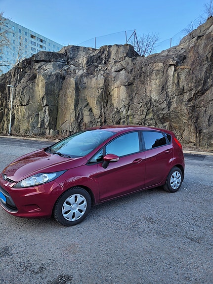 Ford Fiesta 2 of 13