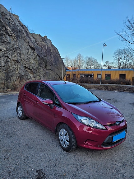 Ford Fiesta 4 of 13