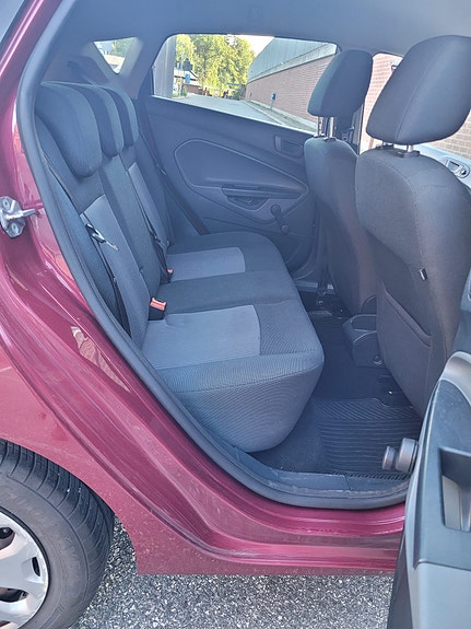 Ford Fiesta 11 of 13