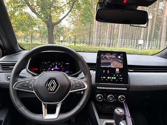 Renault Clio 9 of 12