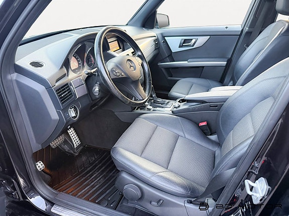 Mercedes-Benz GLK220 12 of 16