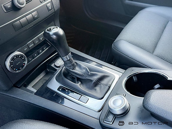 Mercedes-Benz GLK220 15 of 16