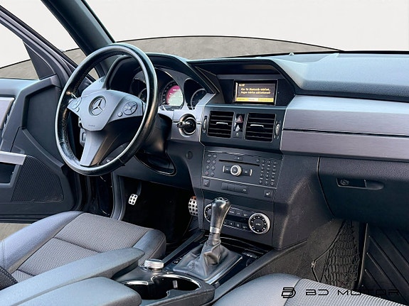 Mercedes-Benz GLK220 14 of 16