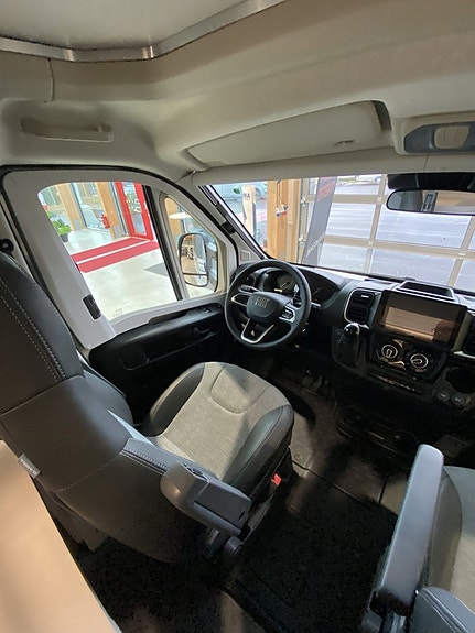 Adria Coral XL 660 ALDE/Automat/5 bältad 14 of 14