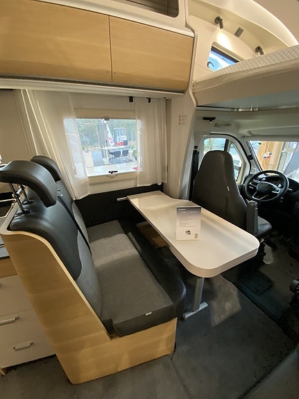 Adria Coral XL 660 ALDE/Automat/5 bältad 7 of 14