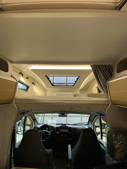 Adria Coral XL 660 ALDE/Automat/5 bältad 10 of 14
