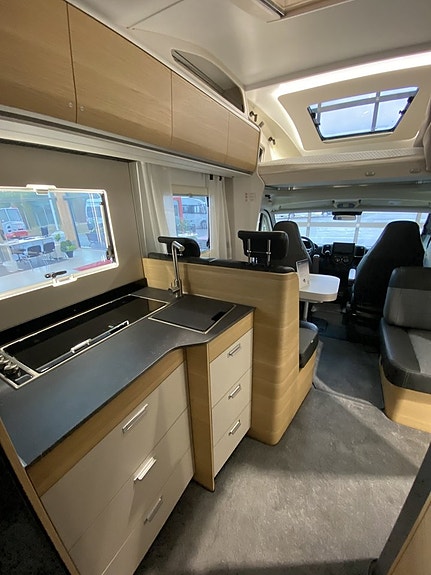 Adria Coral XL 660 ALDE/Automat/5 bältad 5 of 14