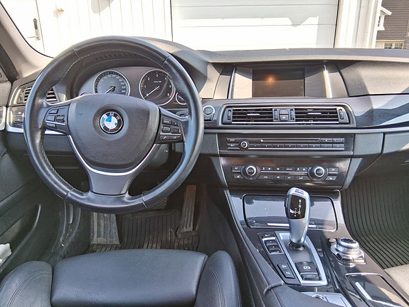 BMW 520d 3 of 6