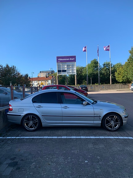 BMW 325i 4 of 12