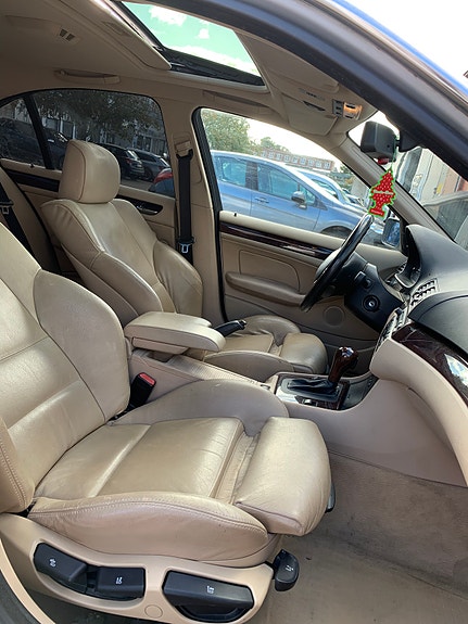 BMW 325i 10 of 12