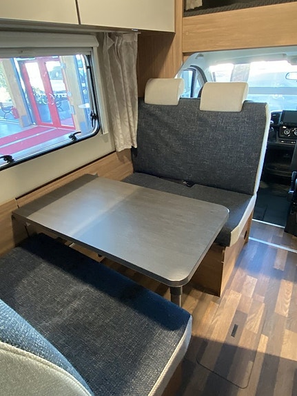 Weinsberg Carahome 650 DG / Familjehusbil / B-körkort / 5 bältad 14 of 19