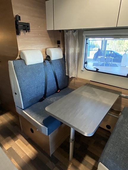 Weinsberg Carahome 650 DG / Familjehusbil / B-körkort / 5 bältad 13 of 19