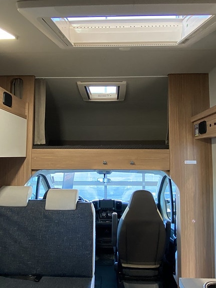 Weinsberg Carahome 650 DG / Familjehusbil / B-körkort / 5 bältad 15 of 19