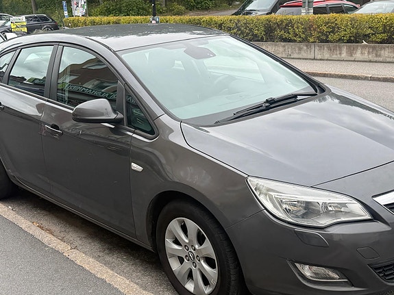 Opel Astra 2 of 9