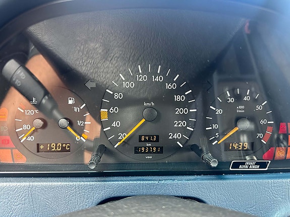 Mercedes-Benz C200 11 of 11
