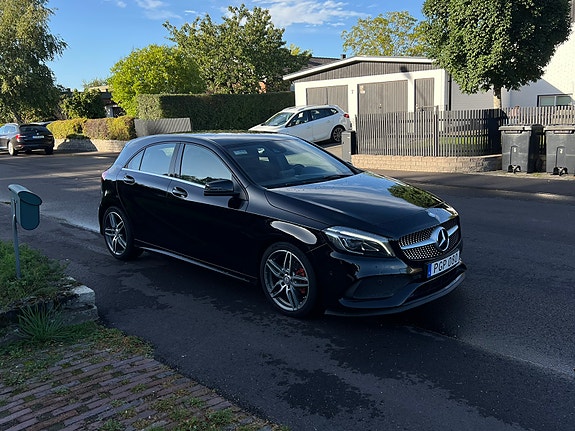 Mercedes-Benz A180 2 of 5