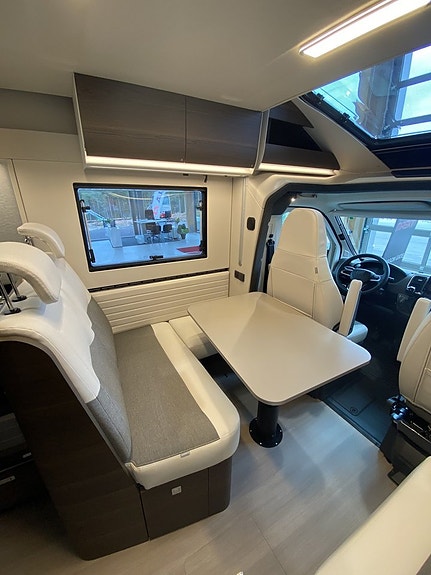 Adria Matrix Supreme 670 SL ALDE-Diesel/Taksäng/Ugn/5 bältad 14 of 17