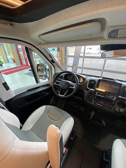 Adria Matrix Supreme 670 SL ALDE-Diesel/Taksäng/Ugn/5 bältad 17 of 17