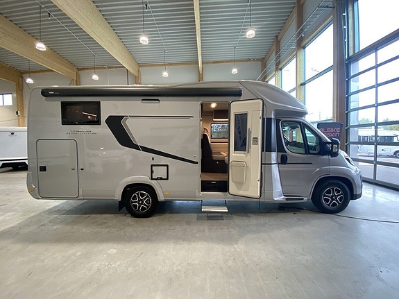 Adria Matrix Supreme 670 SL ALDE-Diesel/Taksäng/Ugn/5 bältad 2 of 17