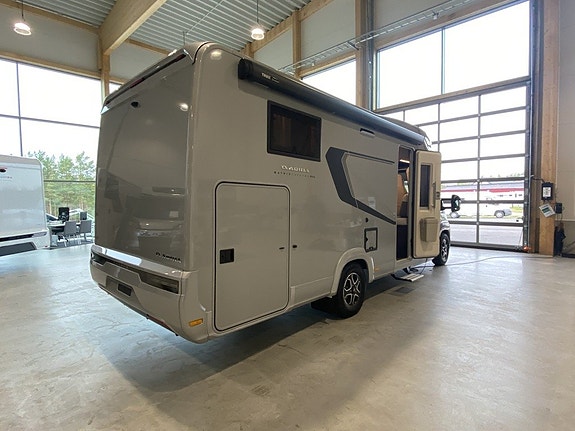 Adria Matrix Supreme 670 SL ALDE-Diesel/Taksäng/Ugn/5 bältad 3 of 17