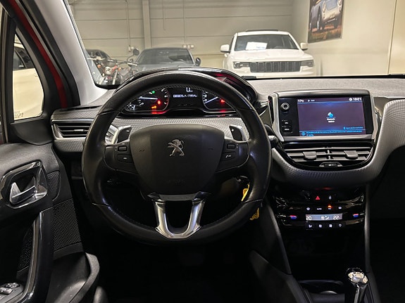 Peugeot 208 9 of 17