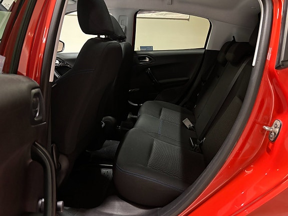 Peugeot 208 13 of 17