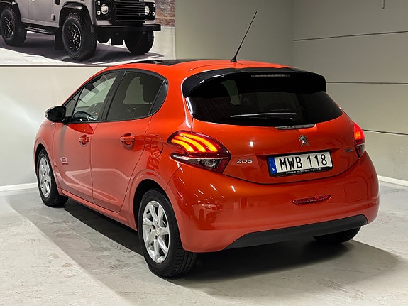 Peugeot 208 14 of 17