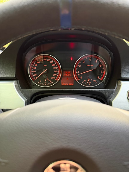 BMW 335i 8 of 9