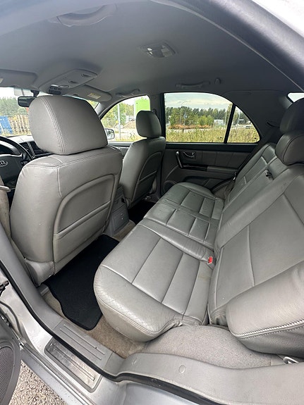 Kia Sorento 8 of 13
