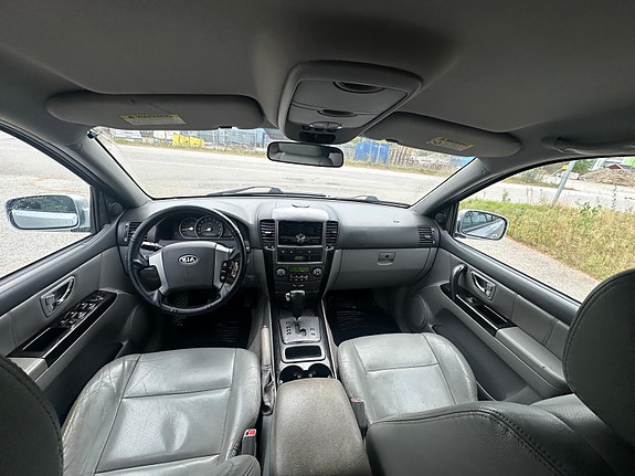 Kia Sorento 5 of 13