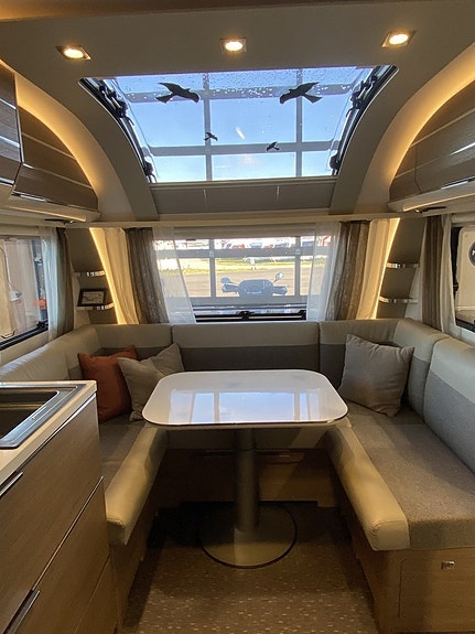 Adria Adora 572 UT ALDE/Långbäddar / Förält / Toalett bak 4 of 12