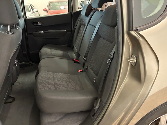 Peugeot 3008 11 of 18