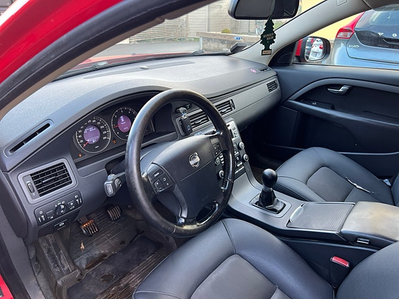 Volvo V70 5 of 6