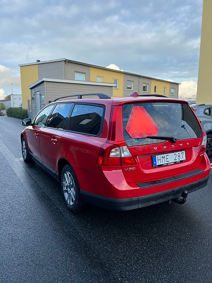 Volvo V70 4 of 6