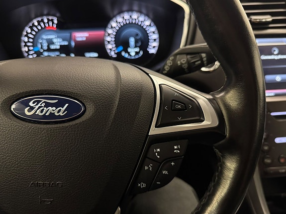 Ford Mondeo 15 of 26
