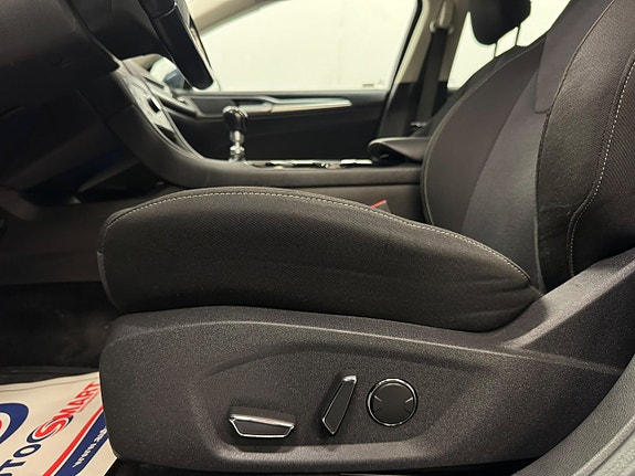 Ford Mondeo 21 of 26