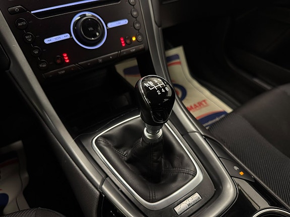 Ford Mondeo 14 of 26