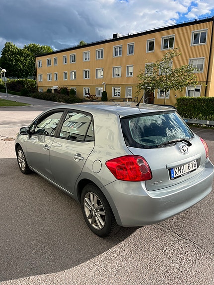 Toyota Auris 7 of 7
