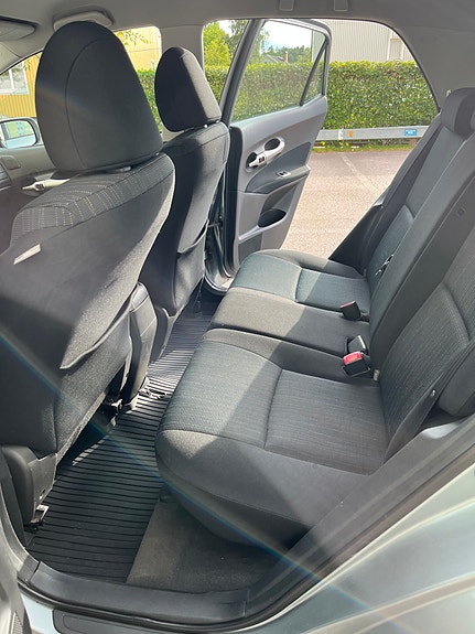 Toyota Auris 5 of 7
