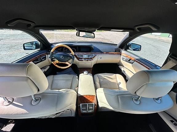 Mercedes-Benz S350 9 of 11