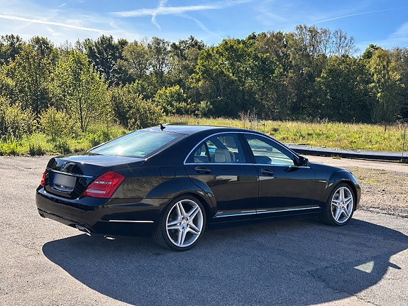 Mercedes-Benz S350 3 of 11