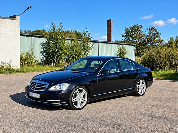 Mercedes-Benz S350 2 of 11