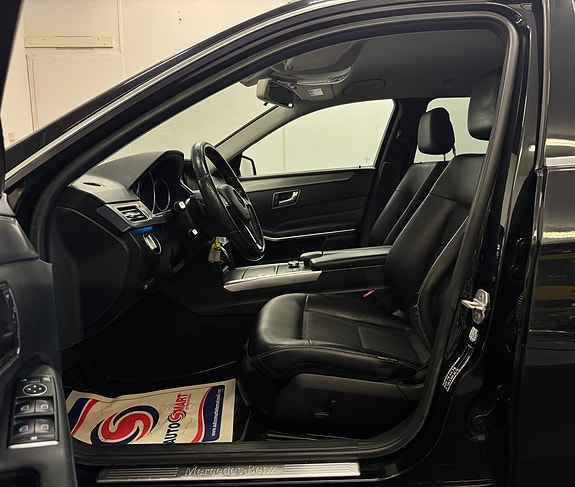 Mercedes-Benz E220 28 of 30