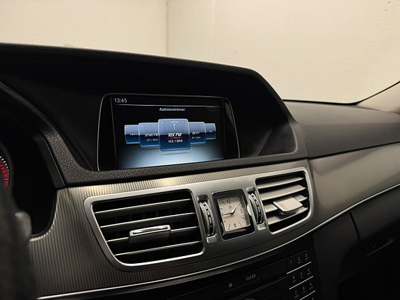 Mercedes-Benz E220 11 of 30